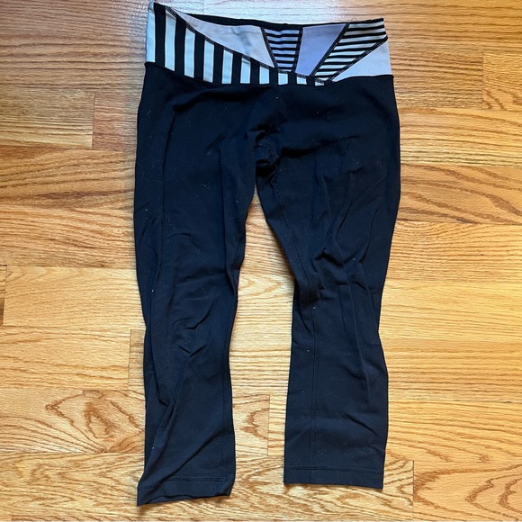 Lululemon black cropped leggings size 6 - Picture 1 of 3
